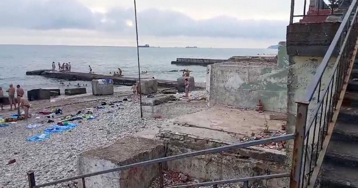 «Всё лучшее – детям? Спасатели не придут на помощь». В Туапсинском районе Кубани пляж встречает детей разрухой