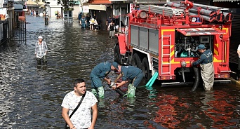 В Анапе снесут торговые ларьки, которые мешают оттоку воды на дорогах 