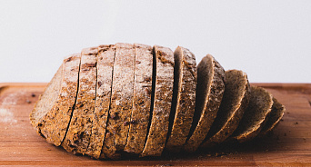 «Кредит на буханку хлеба?» В Мариуполе хлеб якобы стоит больше ста рублей, но есть нюанс - это фейк