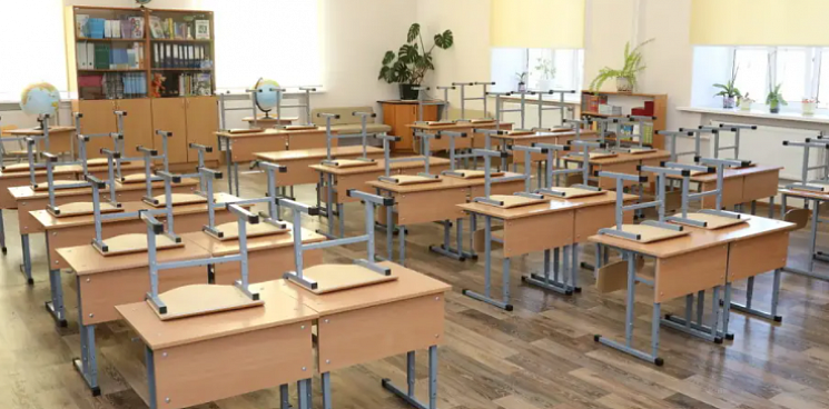 В Крыму на фоне сообщений о минировании школ начали отменять уроки