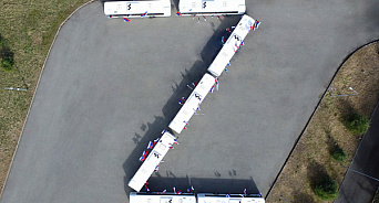 В Сочи жители выстроили автобусы в виде буквы «Z» в поддержку армии РФ