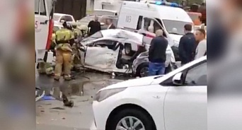 В Краснодаре в ДТП с грузовиком погибли три человека