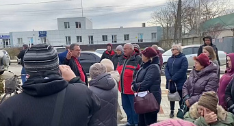 «Позор! Подлецы! Предатели!» - жители Полтавской недовольны решением суда отклонить иск прокурора об отстранении главы Красноармейского района