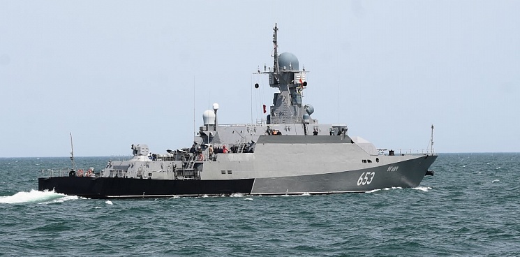 Корабли Каспийской флотилии вошли в Черное море 