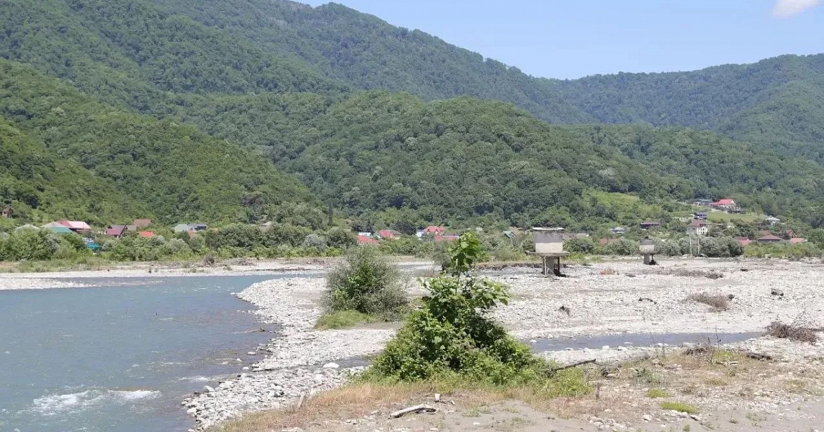 В Сочи продолжают восстановление водозабора на реке Шахе
