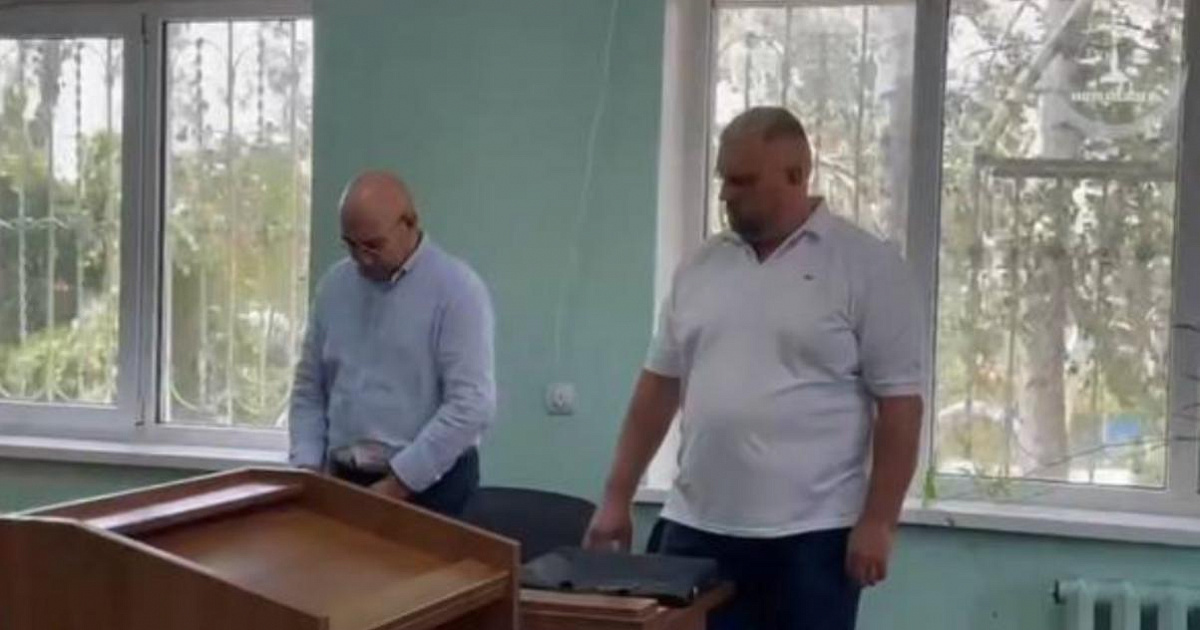 Суд вынес приговор мужчине, наехавшему трактором на пристава 