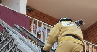 Из-за пожара в краснодарской многоэтажке эвакуировали 8 человек