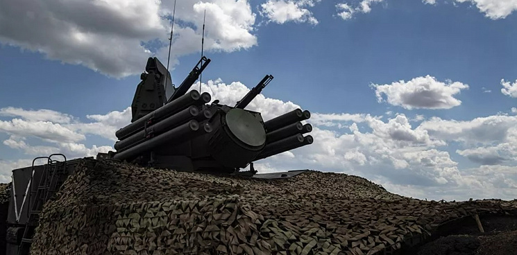 Боевики ВСУ пытались нанести удар по аэродрому в Крыму – власти утверждают, что ПВО отразила атаку 