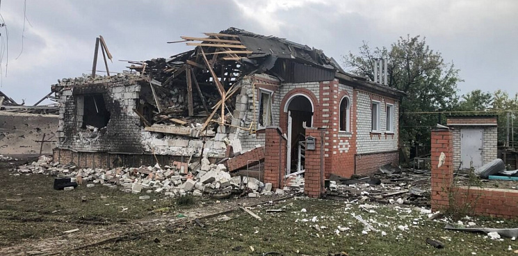 Разрушенные дома и сожжённые машины – как выглядит город в Белгородской области после ракетного удара ВСУ – ВИДЕО