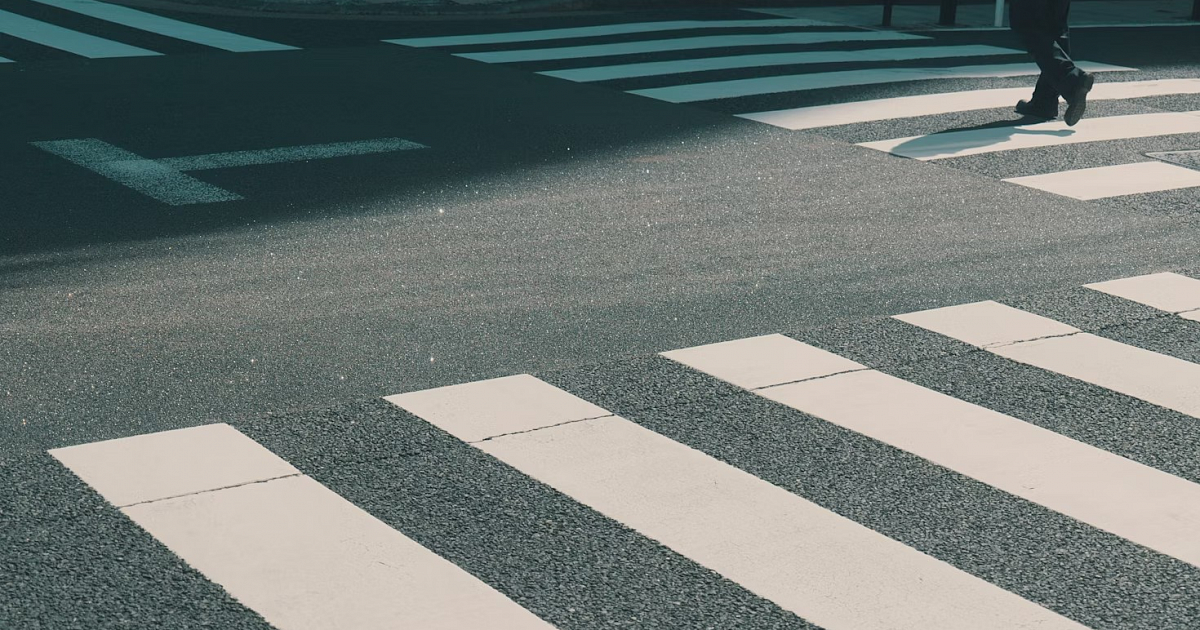 На улице Валерия Гассия в Краснодаре на пешеходном переходе сбили женщину 