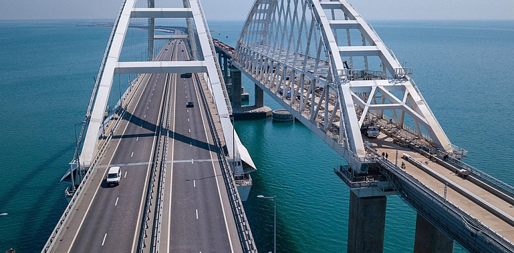 Украина планирует ударить по Крымскому мосту 9 мая - ВС Латвии