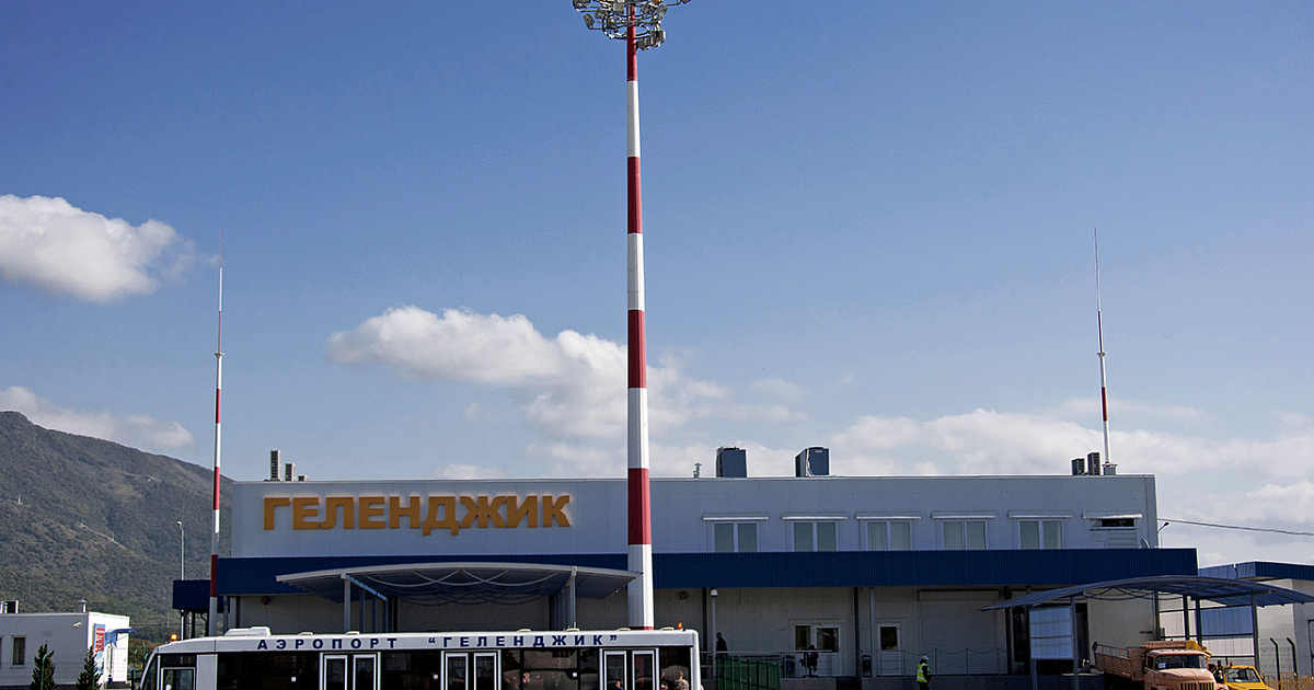 Аэропорт Геленджика возобновил работу 