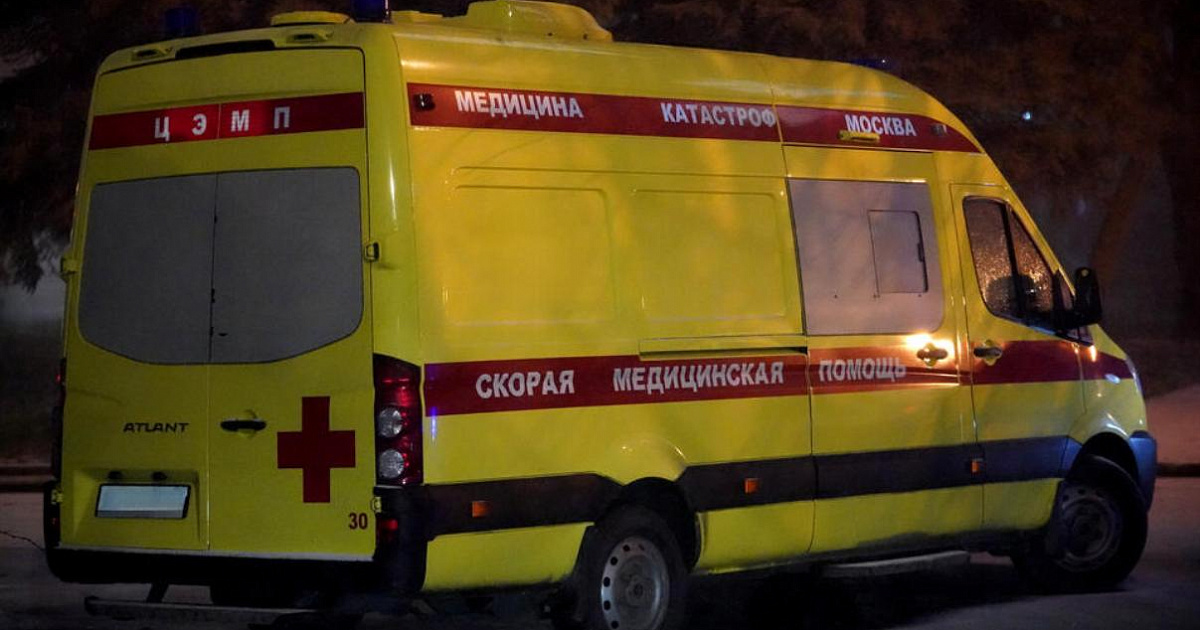 В Адыгее из-за падения обломков беспилотников возник пожар в частном доме