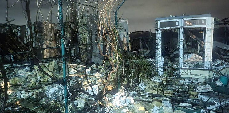 «Одесса в огне»: гремят взрывы, обломки сбитых ПВО дронов упали на жилой дом – ВИДЕО
