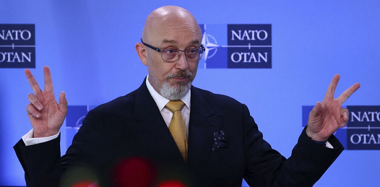 «Когда закончится война?» Министр обороны Украины пообещал победу и вступление в НАТО, а командующий войск «Центр» ВС РФ заявил, что с ВСУ будет покончено намного раньше 