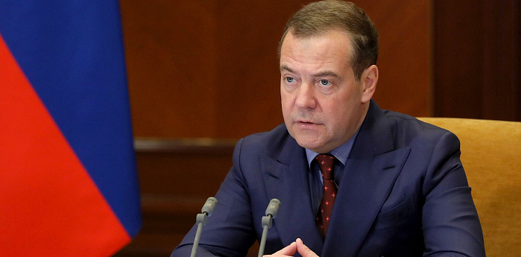 Медведев не исключил ядерную войну из-за конфликта на Украине