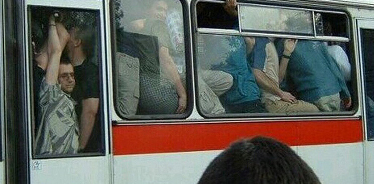 «В мэрии считают, что проблема в пассажирах - они садятся только в пустые маршрутки!» В Краснодаре местные жители заявили о катастрофической нехватке автобусов - ВИДЕО