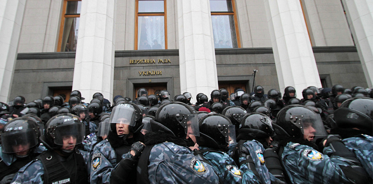 «Гнида ты с Майдана! А я защищал страну!» На Украине экс-«беркутовцы» отказались идти воевать в качестве штурмовиков