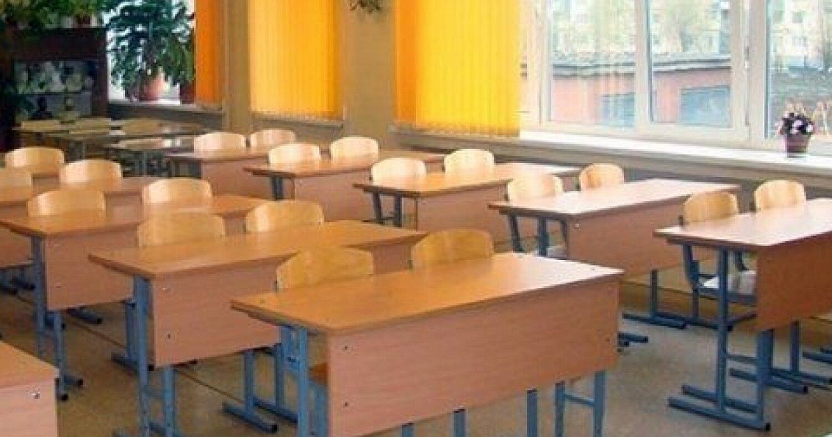 В Крыму учитель школы уволилась, из-за буквы «Z» на футболке ученицы