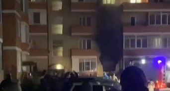 В Краснодаре сотрудники МЧС спасли 14 человек из горящего дома