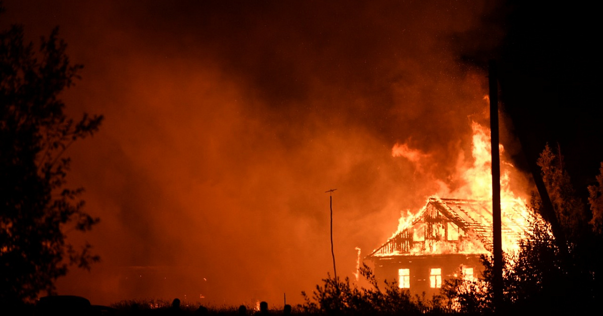 В Геленджике пожар оставил без жилья многодетную семью