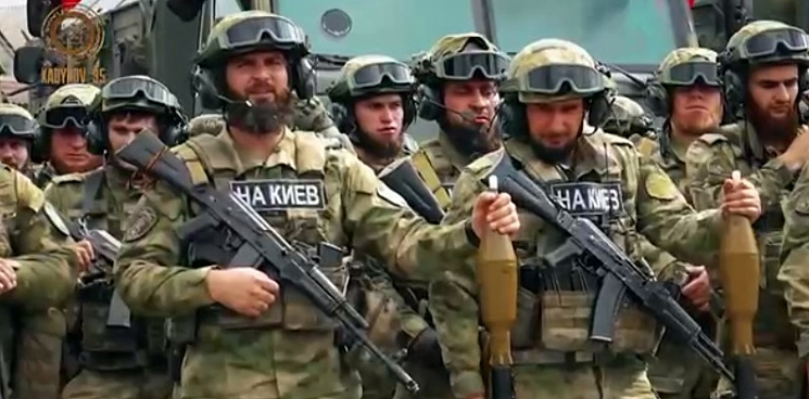 Глава Чечни Кадыров опубликовал видео с бойцами, готовыми идти «на Киев»