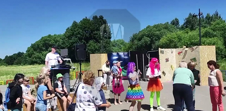 В Чехове на детском празднике включили матерную песню группы Little Big