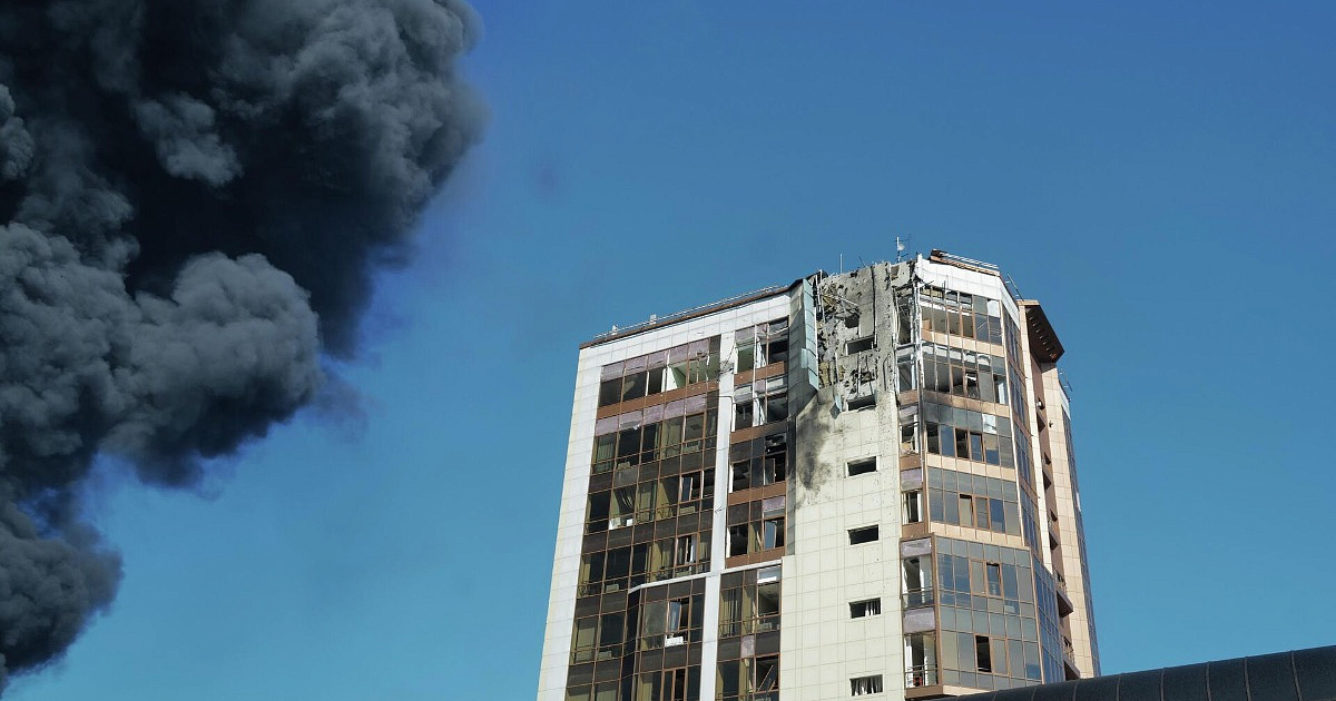 Пожар в жилом доме Туапсе после атаки БПЛА ликвидирован