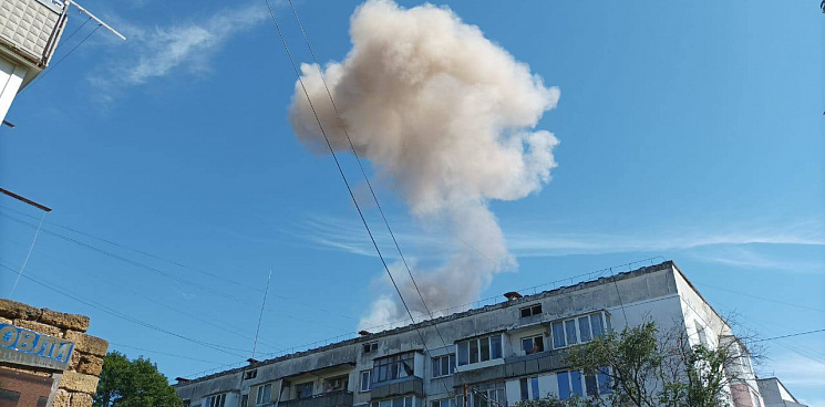 Ракеты? В результате взрывов в крымской Новофедоровке пострадали два человека - СМИ