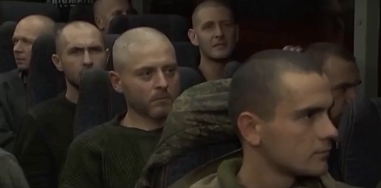 «С простреленными коленями ползли»: продолжается обмен пленными из РФ и Украины, домой вернутся 50 бойцов ВС РФ - ВИДЕО