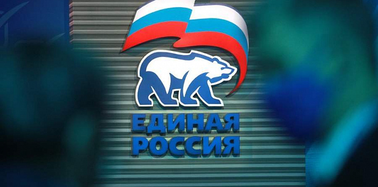 В Новороссийске агитацию «Единой России» вешают прямо на избирательных участках - ВИДЕО
