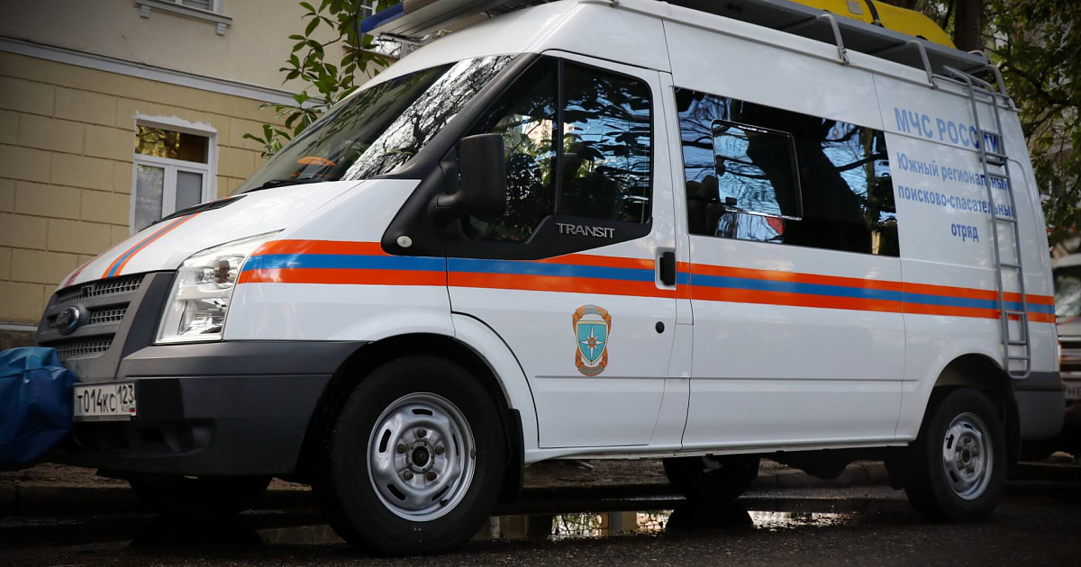 Первый прыгнул неудачно: в Сочи паркурщик упал на крышу ресторана