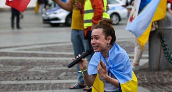«Езжайте домой уже! Надоели!» Поляки устали от украинских беженцев в своей стране – СМИ 