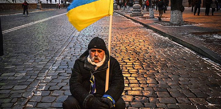 «Армия измотана, нас ждут руины и пустота»: промышленники Украины предрекли крах экономики
