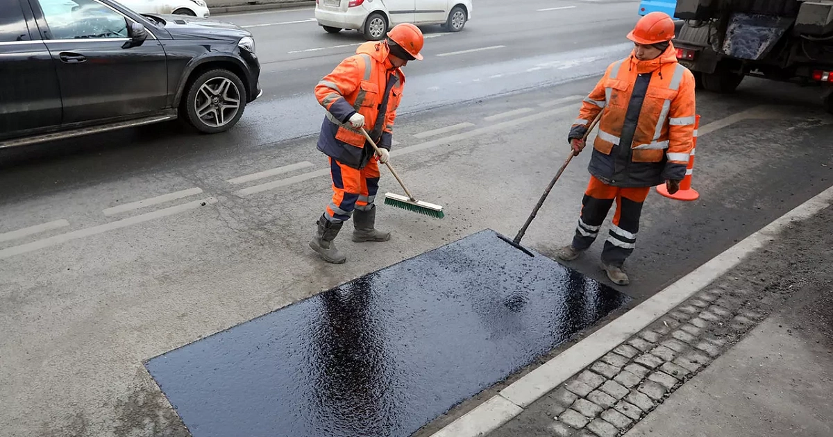 Обновляют дороги в поселке Яблоновский 
