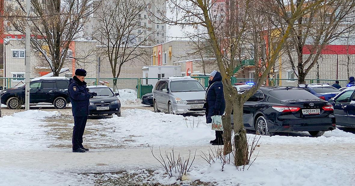 «Пять раненых, двое убитых»: в Брянске 14-летняя школьница принесла в школу дробовик и устроила шутинг, её травили одноклассники – подробности трагедии 