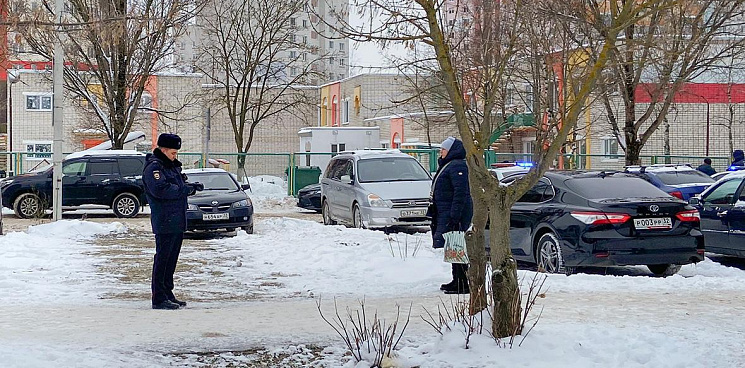 «Пять раненых, двое убитых»: в Брянске 14-летняя школьница принесла в школу дробовик и устроила шутинг, её травили одноклассники – подробности трагедии 