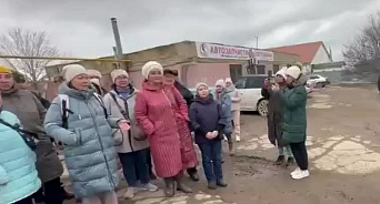 В Анапе выбросили песок с мазутом рядом с детским садом и жилыми домами