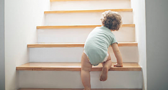 «Новое происшествие с ребёнком»: на Кубани 11-месячный младенец скатился с лестницы