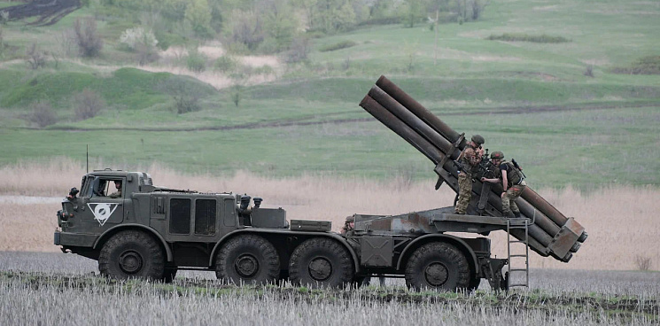 «Бой при Шебекино»: ВС РФ остановили попытку танкового прорыва украинских ДРГ на границе Белгородской области, бой продолжается – ВИДЕО