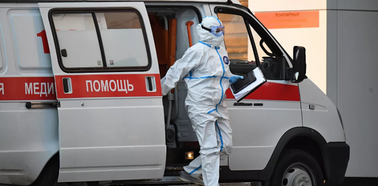 Житель Новороссийска повредил детородный орган при падении с девятого этажа