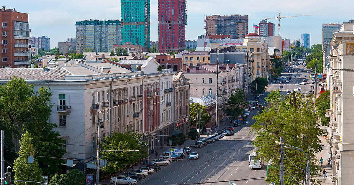 «Стрельба и взрывы в небе»: жители Ростова-на-Дону рассказывают о звуках атаки беспилотников