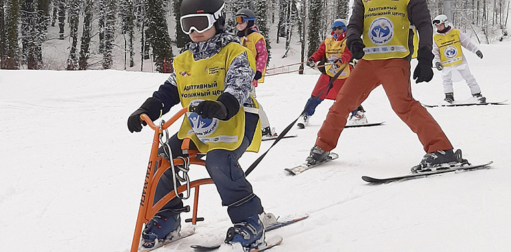 В Сочи дети-инвалиды приняли участие в горнолыжном фестивале 