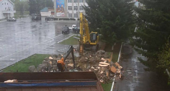 В Приморском крае снесли памятник Ленину на центральной площади райцентра