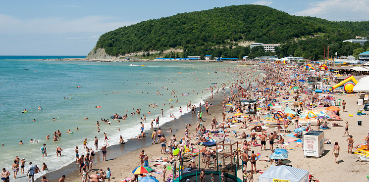 «Следующим летом сибиряки заполнят пляжи Кубани и Крыма?» Открытие краснодарского аэропорта увеличит поток туристов к побережью Чёрного моря