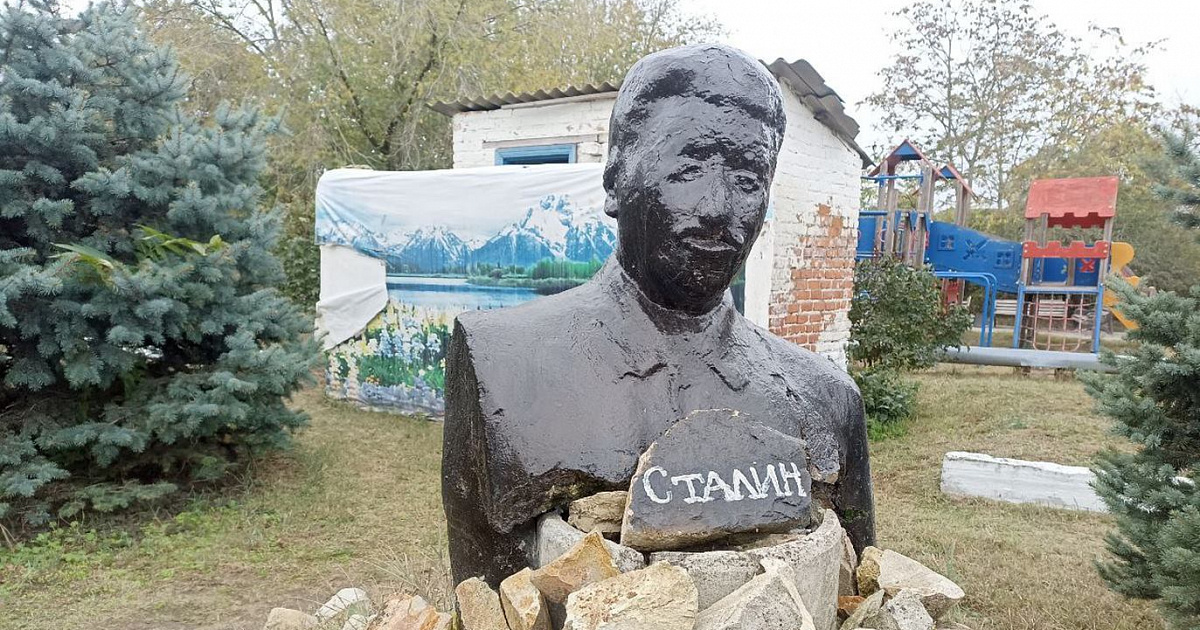 «Это чабан, а не Сталин!» Глава ставропольской станицы рассказал о будущем «уставшего» памятника вождю 
