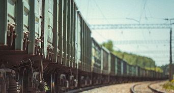 В Краснодарском крае женщина попала под грузовой поезд