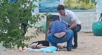 В Геленджике женщина умерла от удара током на пляже?
