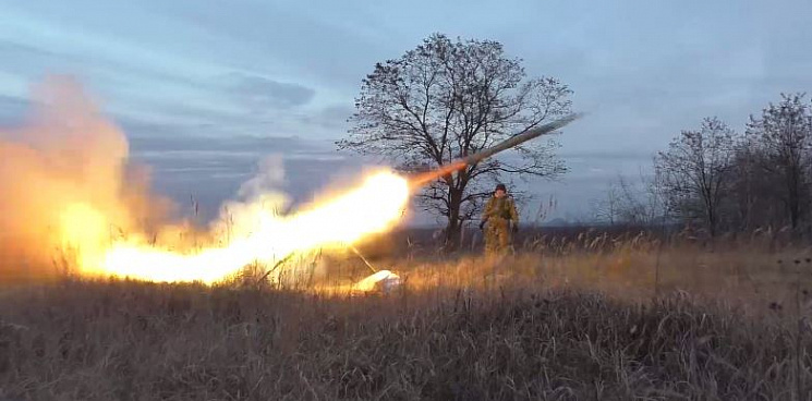 «Ликвидируем украинских карателей!» Артиллерия ВС РФ бьёт по позициям ВСУ на сватовском направлении – ВИДЕО