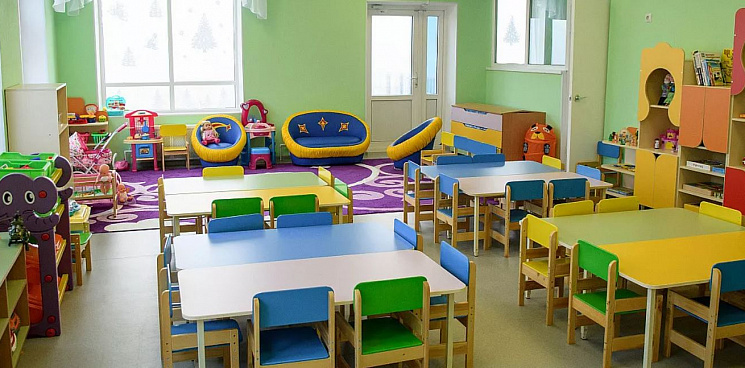 Власти Крыма пообещали, что дети участников СВО смогут получить места в детский сад без очереди 